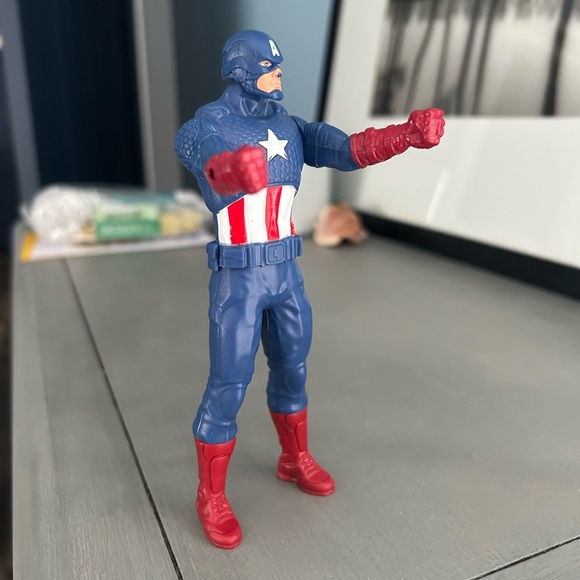 Superhero Action Figure Set - Green and Blue - Picture 5 of 7